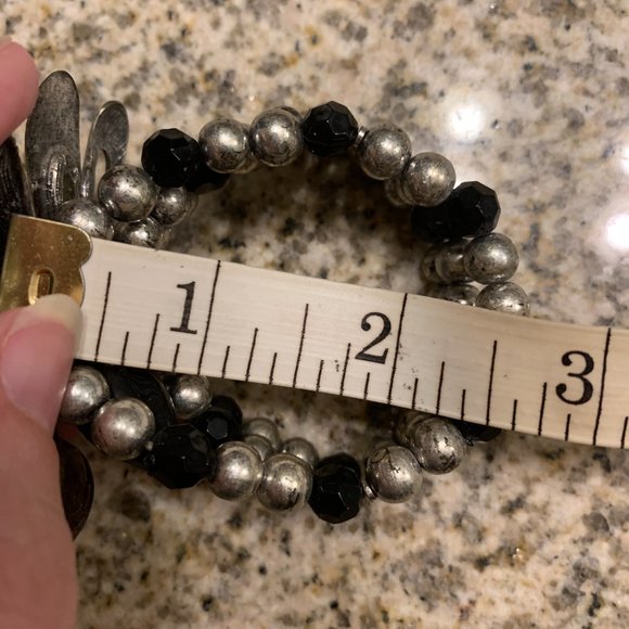 OSFA: Black & Silver Beaded Stretch Bracelet with Large Flower & Heart - Picture 8 of 11